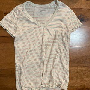 Universal Thread Women's V-neck Shirt